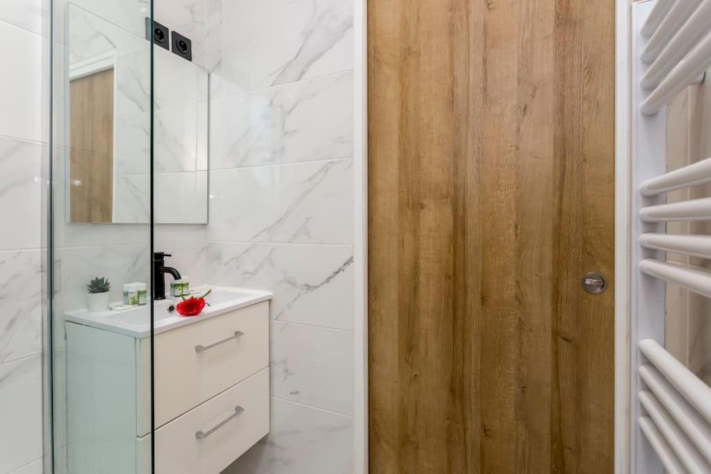 Suite Paris, Tour Eiffel, Champs Elysees エクステリア 写真