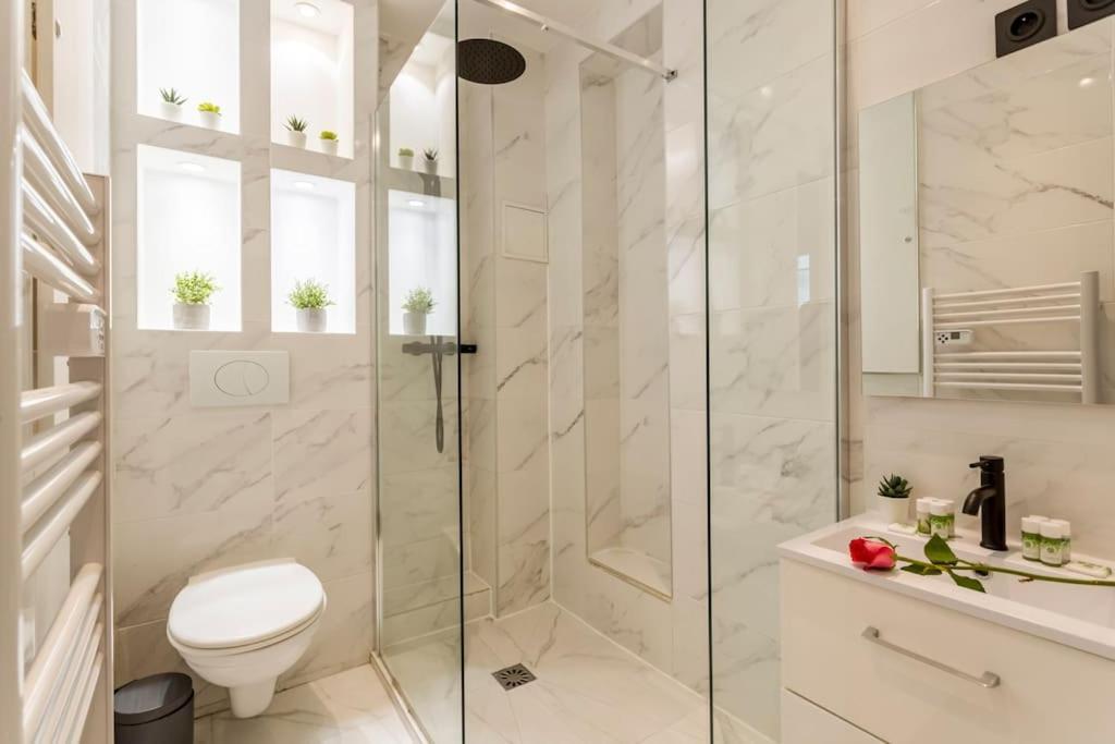 Suite Paris, Tour Eiffel, Champs Elysees エクステリア 写真