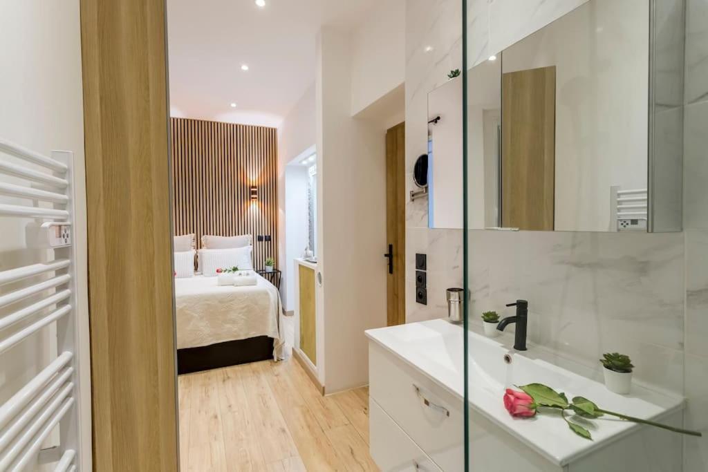 Suite Paris, Tour Eiffel, Champs Elysees エクステリア 写真