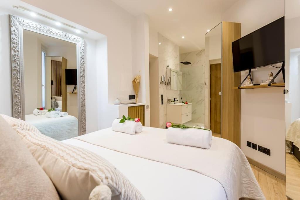 Suite Paris, Tour Eiffel, Champs Elysees エクステリア 写真